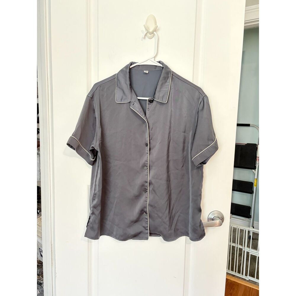 Uniqlo Womens Grey Satin Pajama Top Button Front Small Cozycore Minimalist PJ